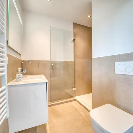 - Haus A, App 0aeg05 *